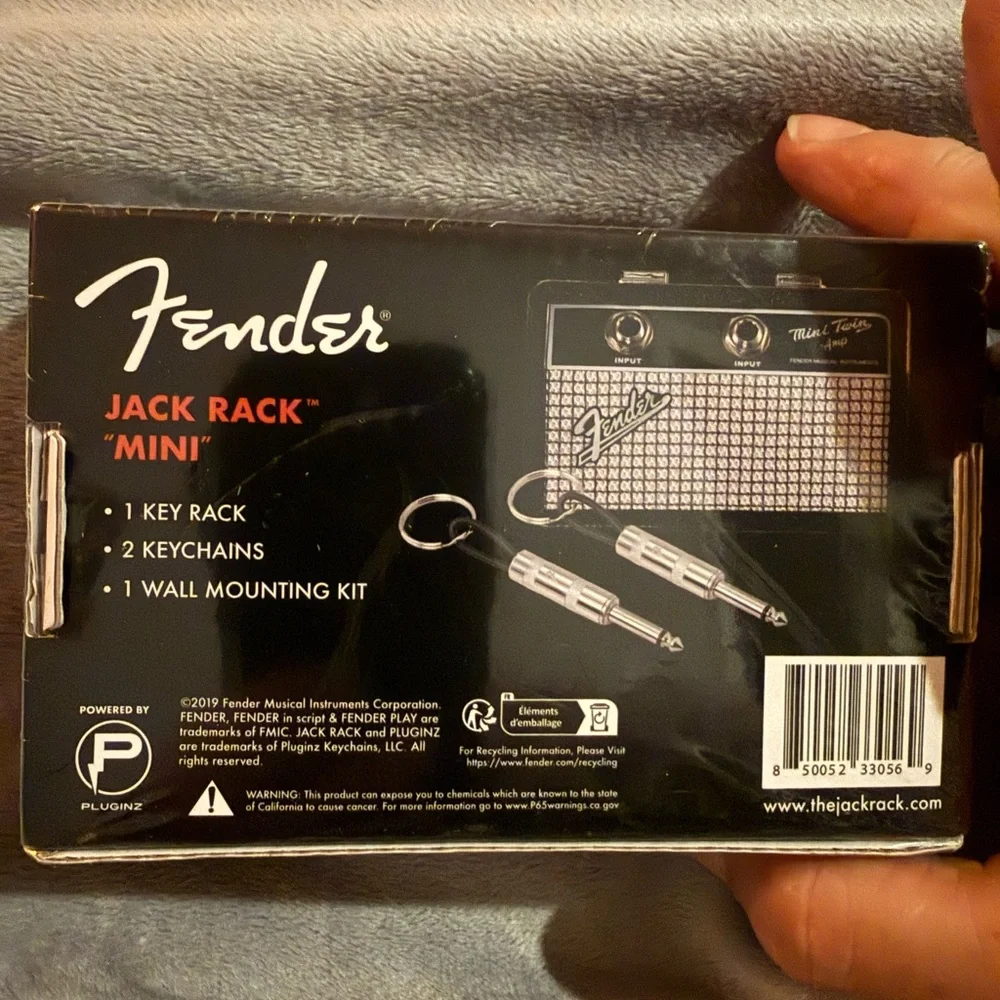 Fender Mini Twin Amp Keychain - Black and Silver - Picture 5 of 6